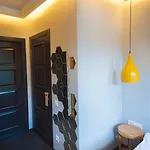 Beehive Hotel 3*