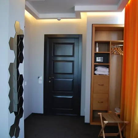 Beehive Отель Одесса